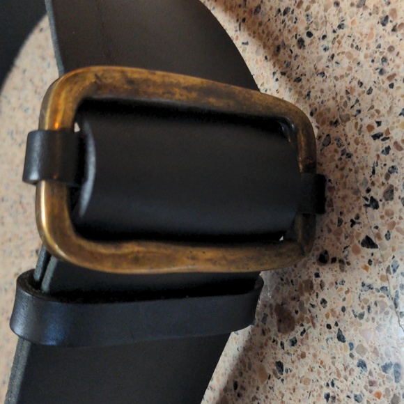 CLUB MONACO /Women's Adjustable Leather Belt (OS) - Picture 4 of 16